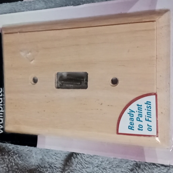 GE Solid Oak Paintable 2 Switch covers & 1 Outlet cover NIB - Picture 4 of 4